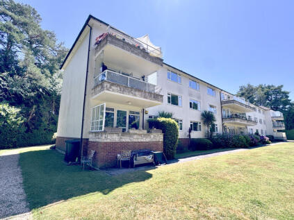 Aldridge Road, Ferndown, BH22 8