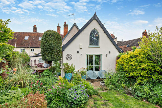 8598428-exterior0...