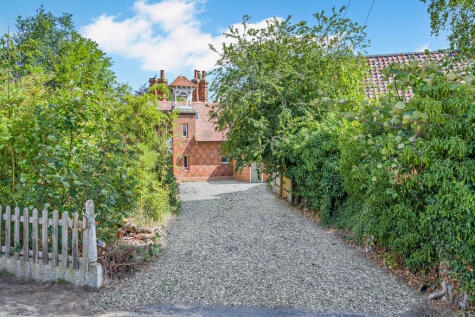 Main Road, Little Glemham, Woodbridge, IP13 0BA