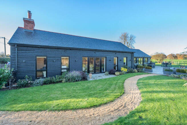 8629517-exterior1...