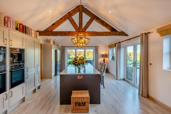 8629517-interior1...