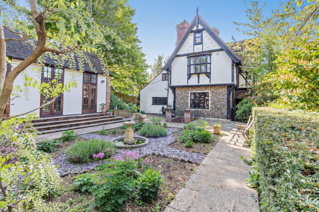 8646346-exterior0...