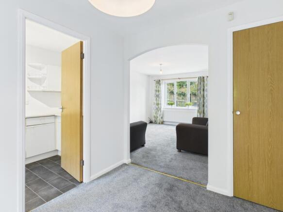 CAM04233G0-PR0031-STILL005