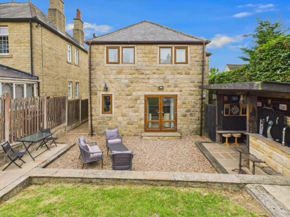 CAM04233G0-PR0027-STILL025