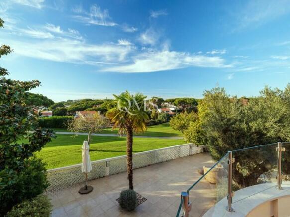 Spectacular Golf-Course Views from the Upper Terrace