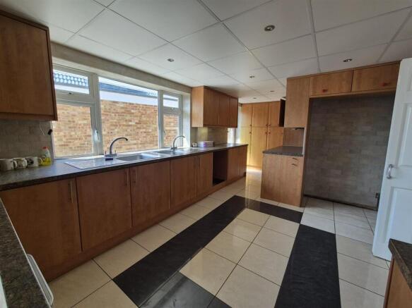 kitchen landlord photo.jpg