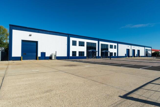 Sovereign 13 External10.jpg