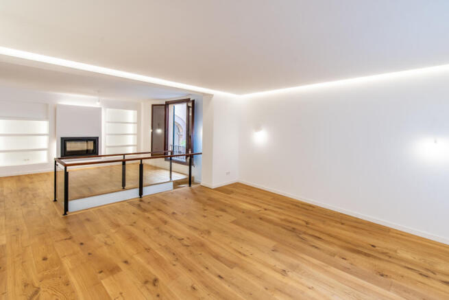 Impressive living and dining area