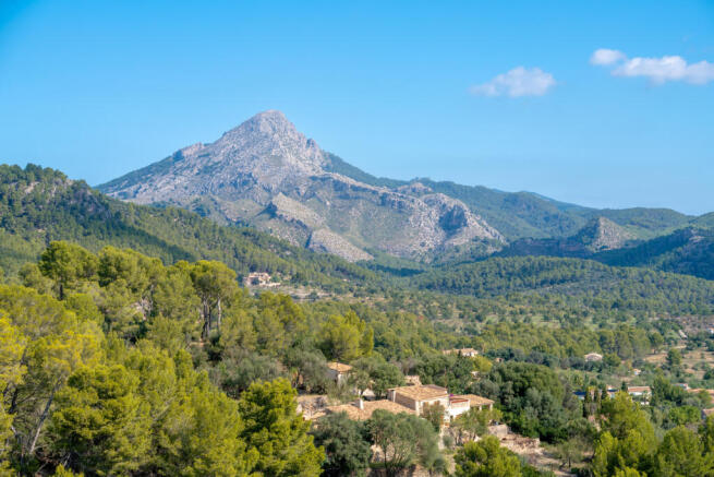 Beautiful view of the mountains