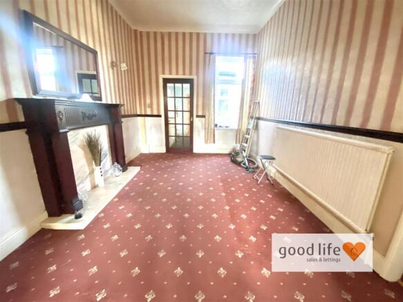 20250226_130510612_iOS27kitchenerterrace.jpg