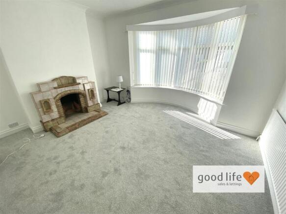 20220826_085000903_iOS4hatfieldgardens.jpg