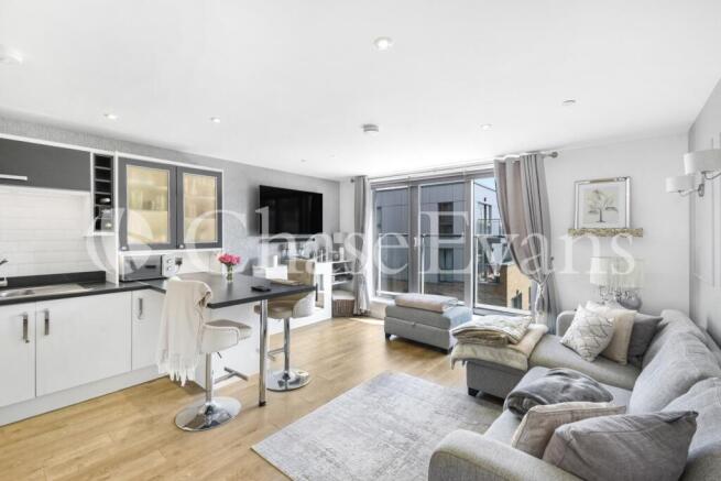 Moro Apartments, New