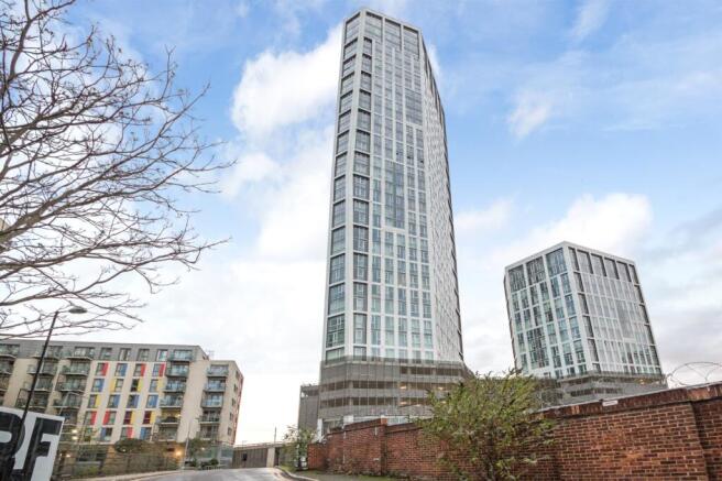 Capital Towers, Lond