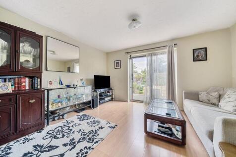 Downings, Beckton, E6