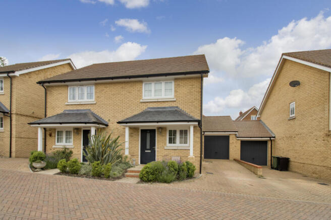 2 Bedroom Semi Detached for Rent