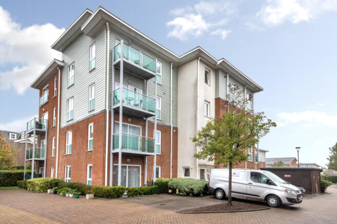 2 Bed Unfurnished Luxury Apartment