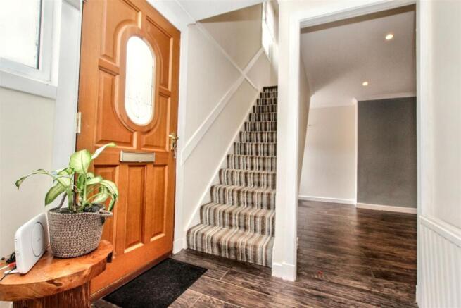 2- Hallway.jpg