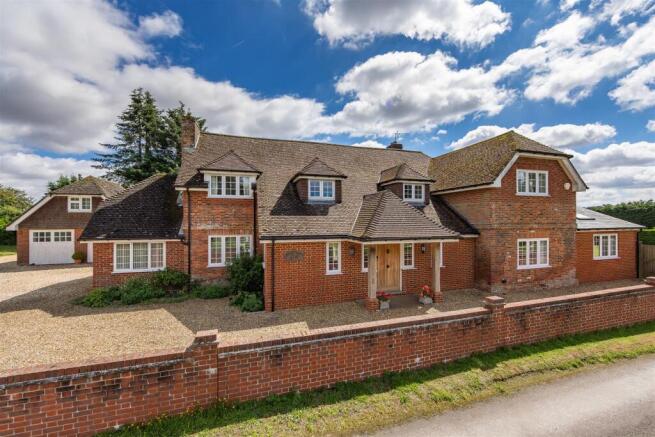 Manor Farmhouse Popham SO21 3BJ-10 (1).jpg