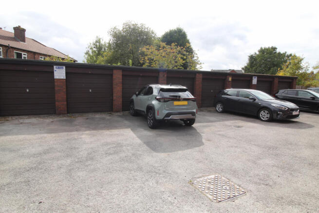 Flat 8 garage.jpg