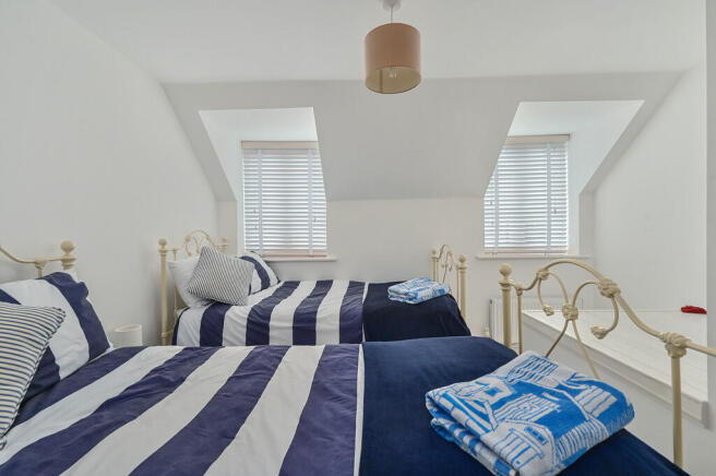 16 baker way tn31...