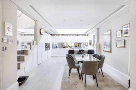 Portobello Road, London, W11