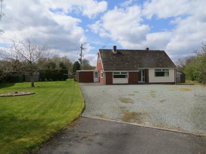 Cyfronydd - 3 bedroom detached bungalow for sale