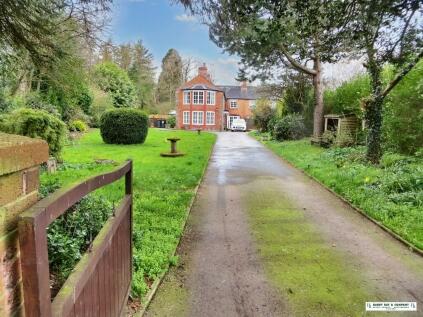 Newtown - 4 bedroom country house for sale