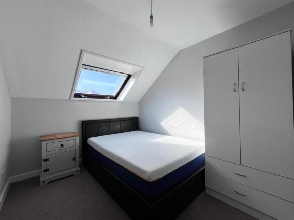 bed1.jpg