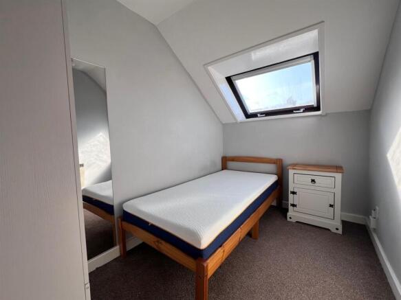bed2.jpg