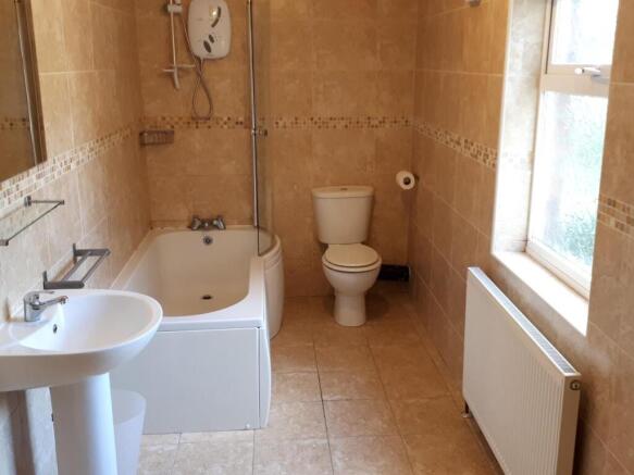 10H Bed 2 En-suite.jpg