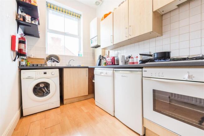 14A Mistletoe rd - hi-2.jpg