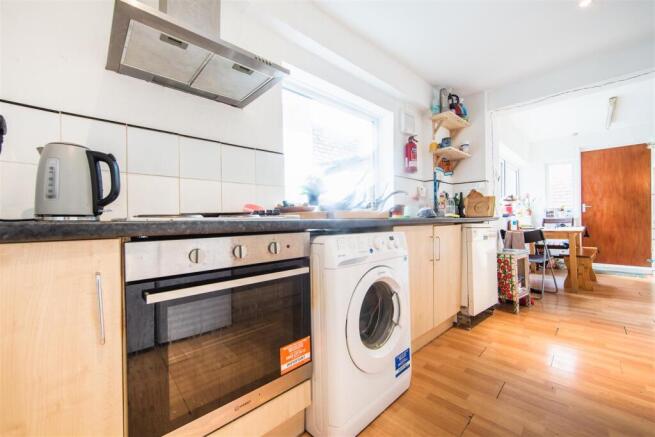 4 Heaton Grove - hi.jpg