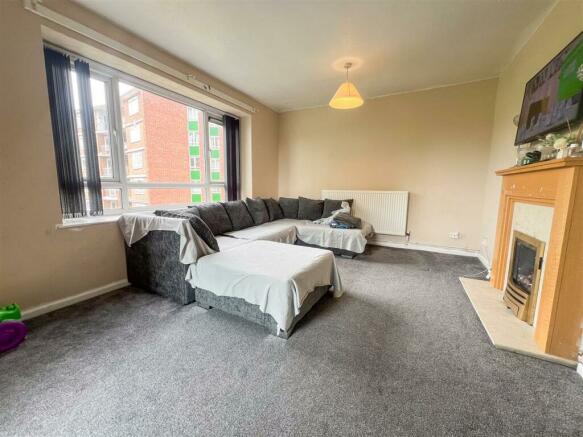 3 bedroom apartment for sale in Frogmoor House, Hob Moor Road ...