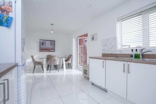 9 Waddington Drive, Snaith, DN14 9FA_DSC00886.jpg