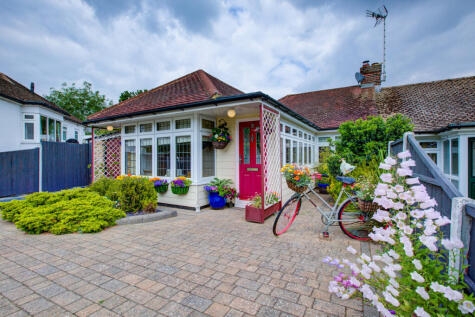 Mountain Ash Close, Leigh-on-sea, SS9