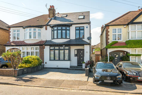 Wellington Avenue, Worcester Park, Surrey, KT4