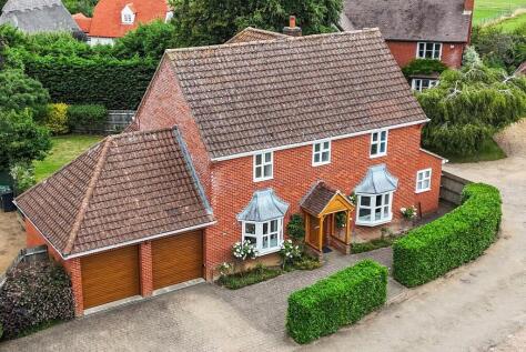 Loveday Close, Chrishall, Essex, SG8