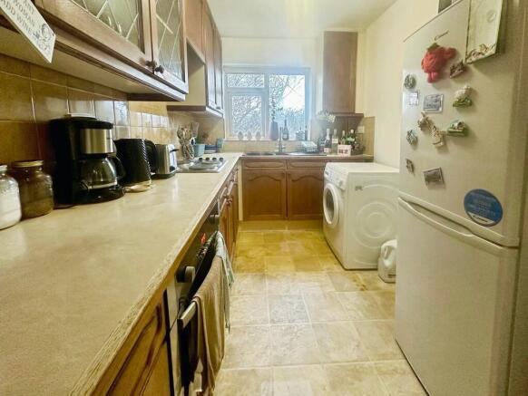 7ee28f55-4-405F-B...