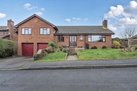 Waverley Close, Hook, RG29 1AT