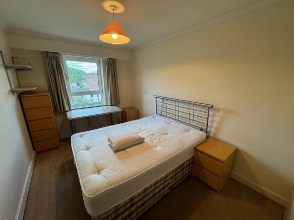 Main bed