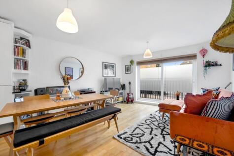 Defoe Road, London, N16