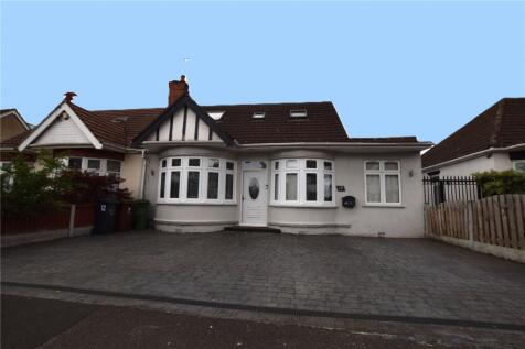 Adelaide Gardens, Chadwell Heath, RM6
