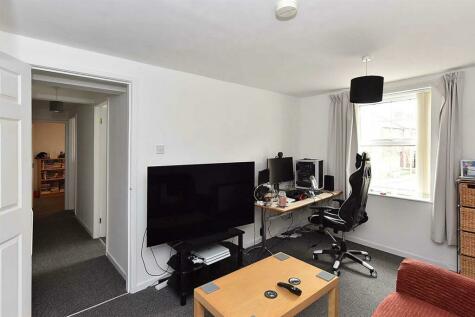 Macclesfield - 2 bedroom flat for sale