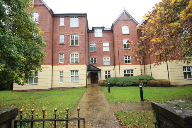 1 Bedroom Third Floor Flat for Sale