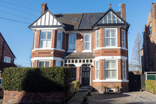 5 Bedroom Semi Detached for Sale