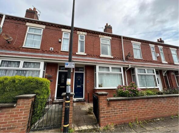2 Bedroom + box / office room Terraced for rent