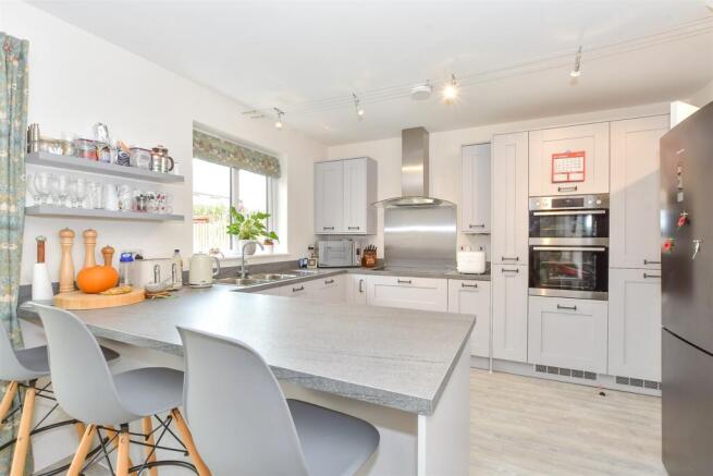 Kitchen/Dining Area