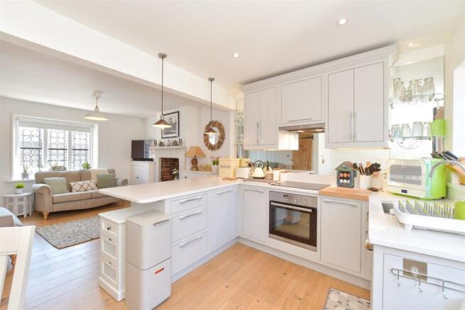 Kitchen/ Dining Area