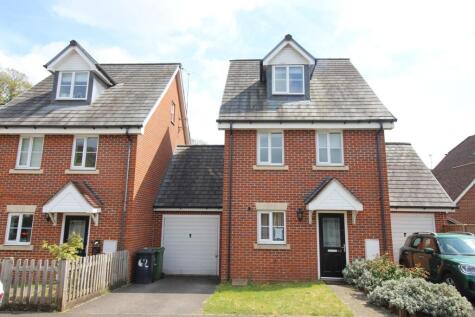 62 Royal Drive, Bordon