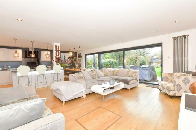 Kitchen/ Lounge/ Dining Area